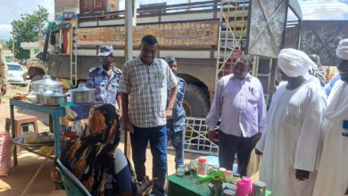 الوالي في سوق نيالا