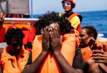 مصرع 17 مهاجرًا