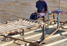 قوارب مائية محلية تدهش الزائرين