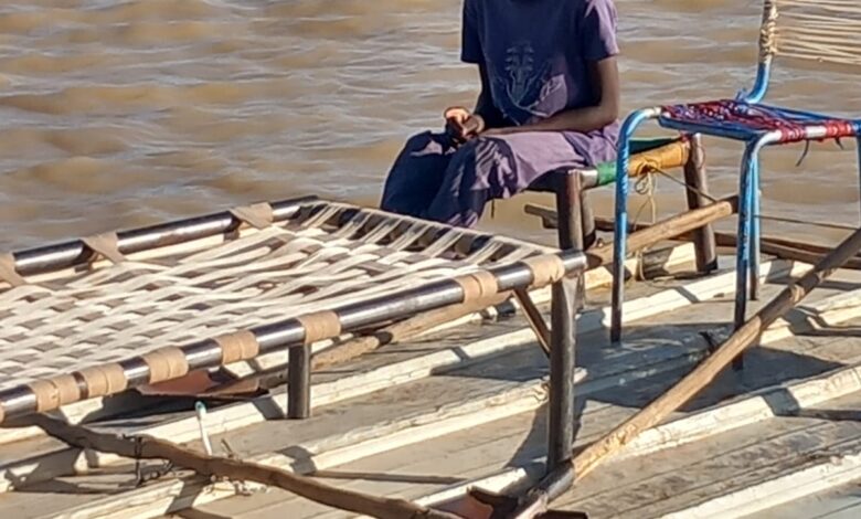 قوارب مائية محلية تدهش الزائرين