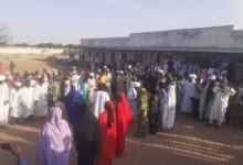 مبادرة شباب بحر العرب الخيرية تواصل دعم التعليم والبيئة